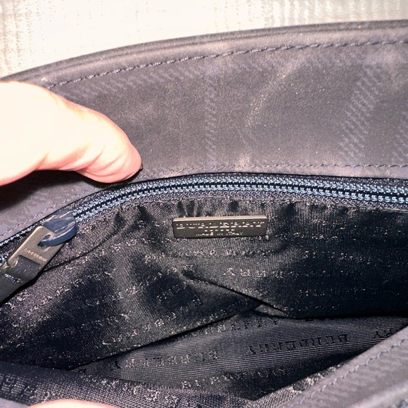 Burberry Black and blue Plaid Women's Bag- see video - Picture 7 of 9